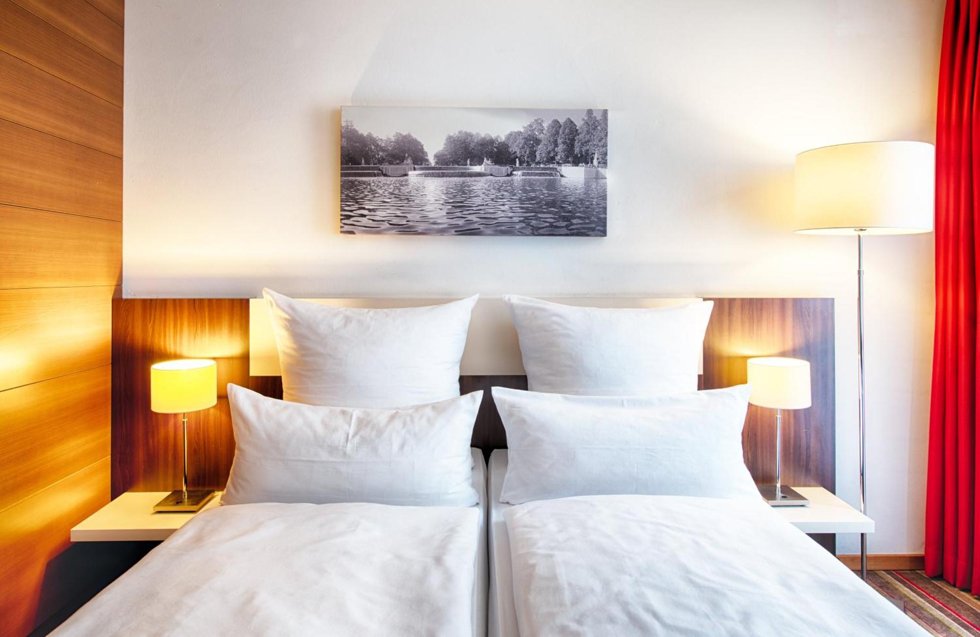 Leonardo West Hotel 4*