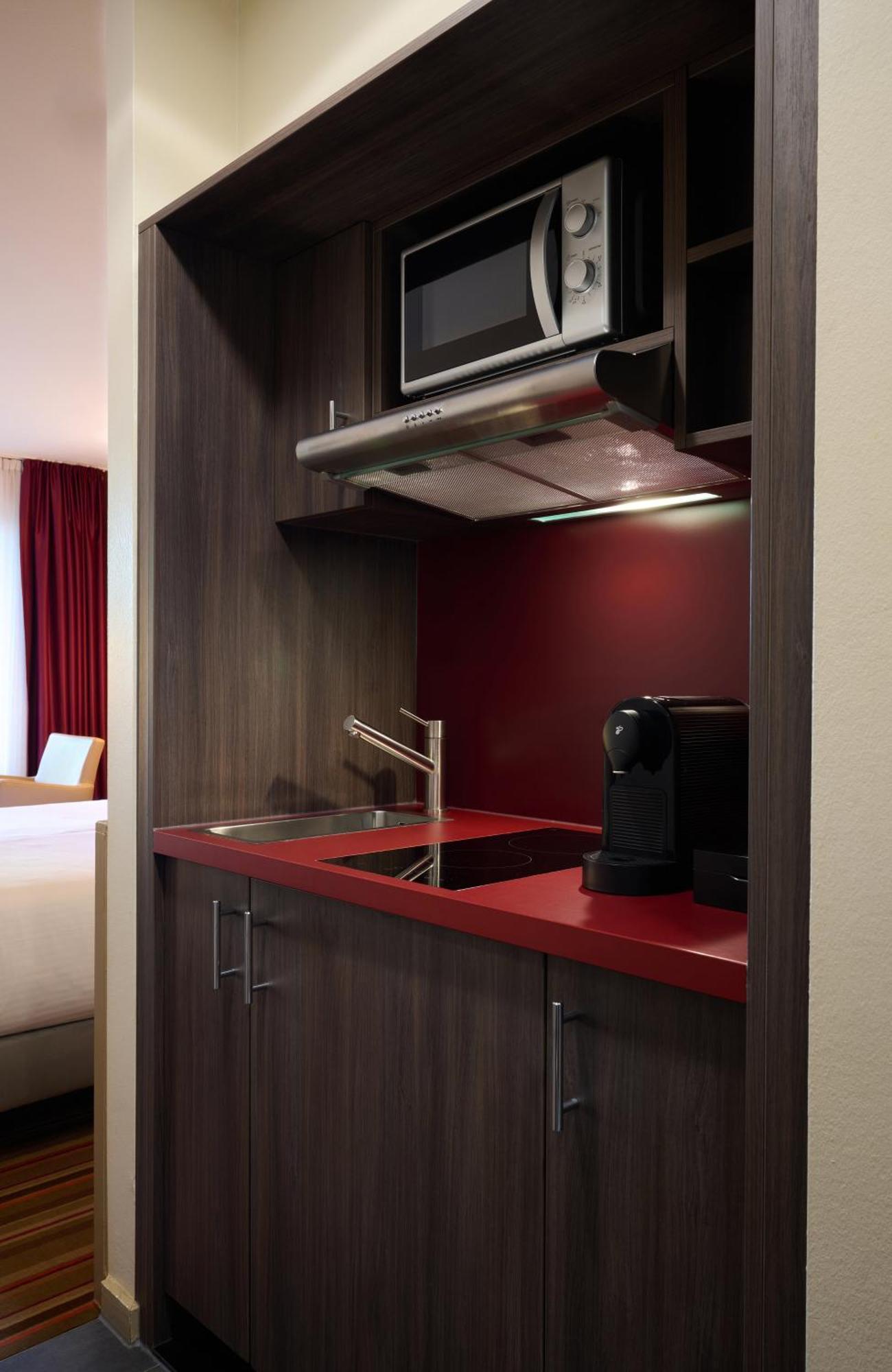 Leonardo West Hotel München