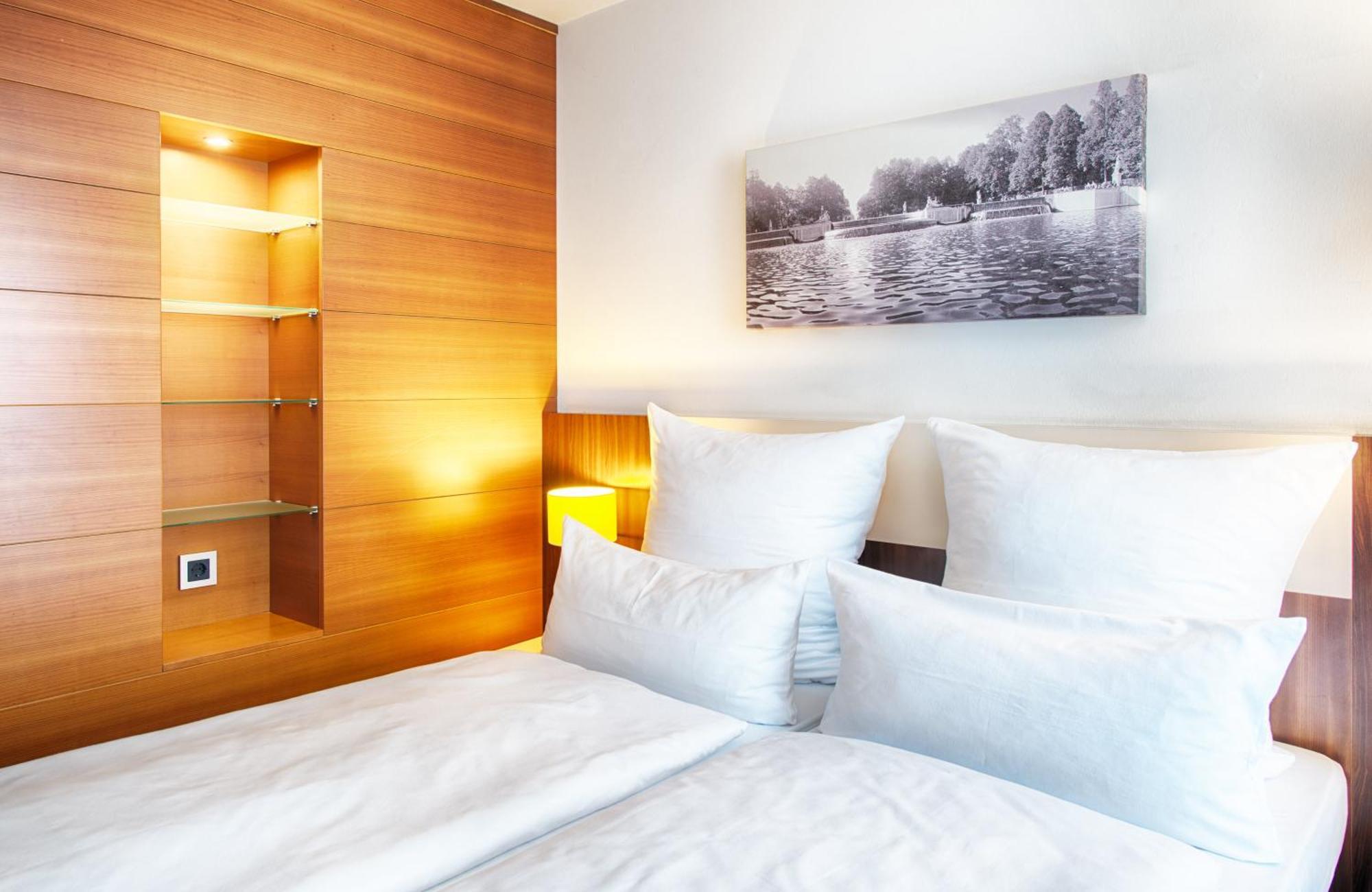 Hotel Leonardo West